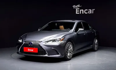 Lexus ES · 2021 год
