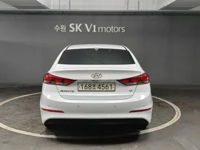 Hyundai Avante 2018, 105157 км, за 6449.51 USD
