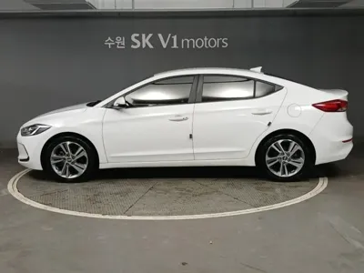 Hyundai Avante 2018, 105157 км, за 6449.51 USD