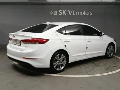 Hyundai Avante 2018, 105157 км, за 6449.51 USD