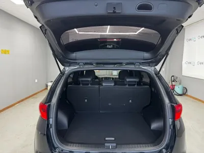 Kia Sportage 2018, 116033 км, за 7817.59 USD - фото 20