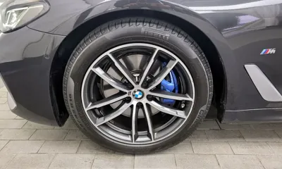BMW 5-Series 2023, 37617 км, за 28874.15 USD