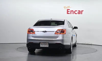 Ford Taurus 2014, 111134 км, за 2732.24 USD