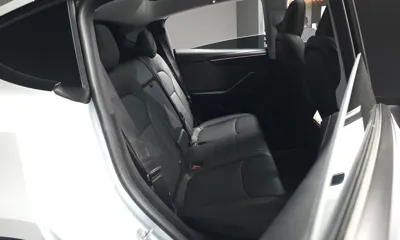 Tesla Model Y 2025, 9947 км, за 32033.61 USD - фото 12