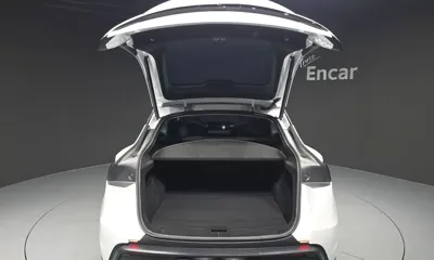 Tesla Model Y 2025, 9947 км, за 32033.61 USD - фото 20