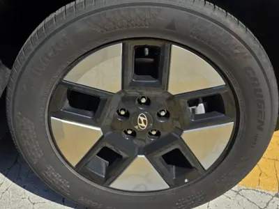 Hyundai Santafe 2025, 40017 км, за 14461.07 USD