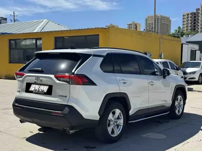 Toyota RAV4 2024, 8900 км, за 14684.82 USD