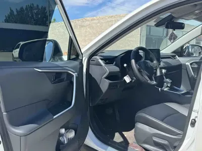 Toyota RAV4 2024, 8900 км, за 14684.82 USD