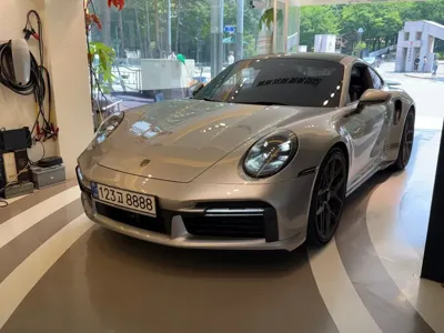 Porsche 911 · 2025 год