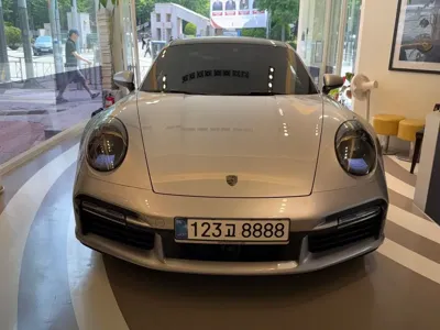 Porsche 911 2025, 2806 км, за 301956.15 USD