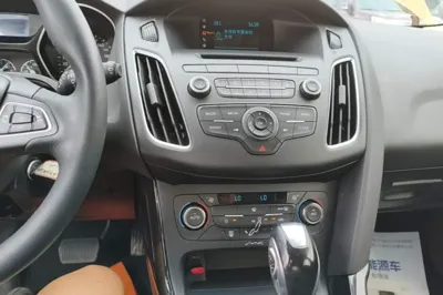Ford Focus 2015, 73500 км, за 5318 USD - фото 15