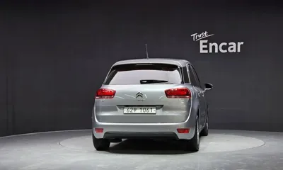 Citroen-DS C4 Picasso 2018, 92117 км, за 7862.57 USD