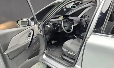 Citroen-DS C4 Picasso 2018, 92117 км, за 7862.57 USD - фото 11