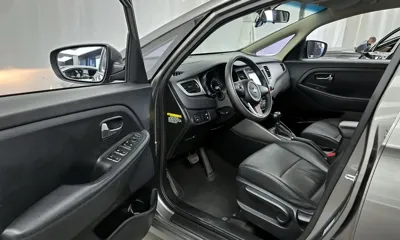 Kia Carens 2016, 96019 км, за 6562 USD - фото 10
