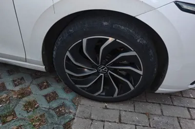 Volkswagen Golf 2023, 47100 км, за 13009 USD - фото 8