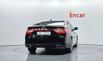 Hyundai Grandeur 2015, 80842 км, за 5629.13 USD