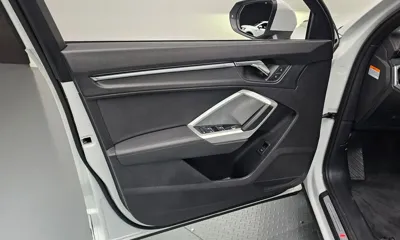 Audi Q3 2022, 35987 км, за 35775.24 USD - фото 24