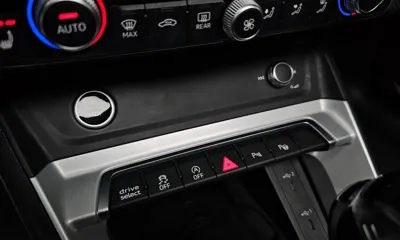 Audi Q3 2022, 35987 км, за 35775.24 USD - фото 30