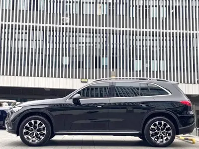 Mercedes-Benz GLC 2023, 29000 км, за 32499.93 USD