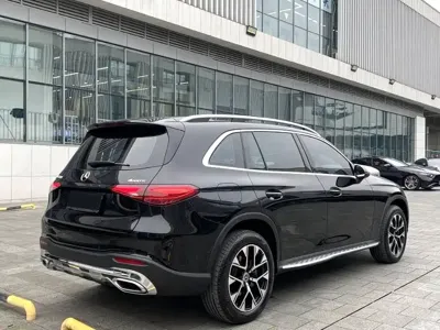 Mercedes-Benz GLC 2023, 29000 км, за 32499.93 USD - фото 9