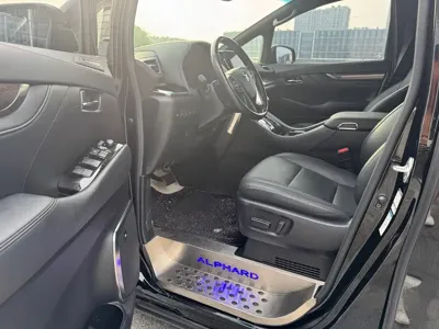 Toyota Alphard 2021, 67000 км, за 76268.3 USD