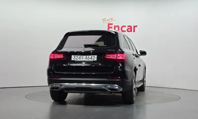 Mercedes-Benz GLC-Class 2019, 105651 км, за 16836.76 USD