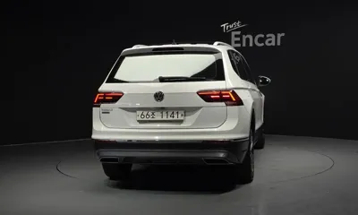 Volkswagen Tiguan 2018, 125740 км, за 12703.59 USD