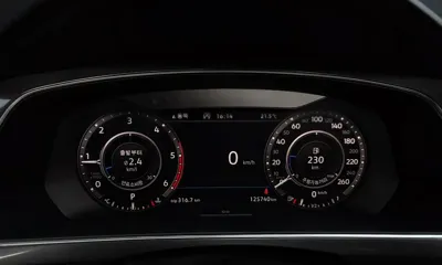 Volkswagen Tiguan 2018, 125740 км, за 12703.59 USD - фото 8