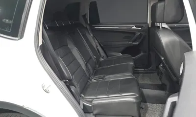 Volkswagen Tiguan 2018, 125740 км, за 12703.59 USD - фото 12