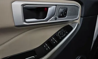 Ford Explorer 2021, 75561 км, за 19198.66 USD - фото 17