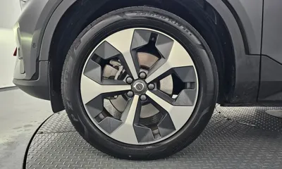 Volvo XC40 2023, 23684 км, за 24028.12 USD