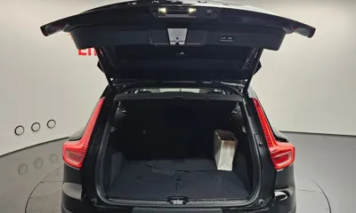 Volvo XC40 2023, 23684 км, за 23987.51 USD - фото 20