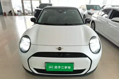 MINI Electric MINI COOPER 2025, 8800 км, за 22160 USD
