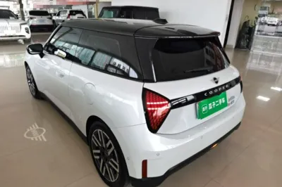 MINI Electric MINI COOPER 2025, 8800 км, за 22160 USD
