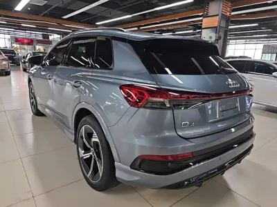 Audi Q4 e-tron 2024, 46300 км, за 18981.39 USD