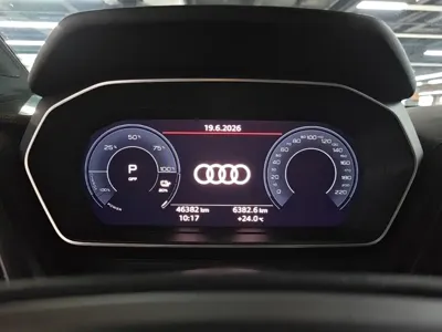 Audi Q4 e-tron 2024, 46300 км, за 19035.13 USD - фото 12