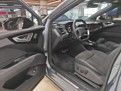 Audi Q4 e-tron 2024, 46300 км, за 19035.13 USD - фото 16
