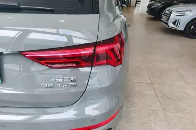Audi Q3 2024, 65800 км, за 21175 USD - фото 9