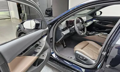 BMW 5-Series 2024, 3901 км, за 42703.72 USD - фото 10