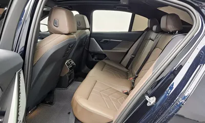 BMW 5-Series 2024, 3901 км, за 42703.72 USD - фото 11