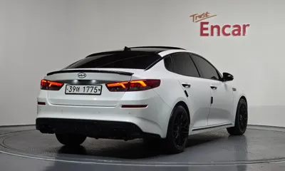 Kia K5 2019, 96316 км, за 10194.69 USD