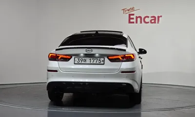 Kia K5 2019, 96316 км, за 10194.69 USD