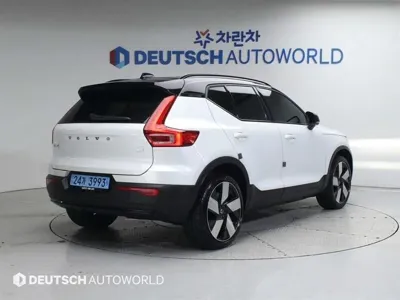 Volvo XC40 2024, 10155 км, за 24377.55 USD