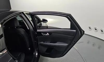 Kia K3 2019, 136603 км, за 7605.8 USD - фото 25