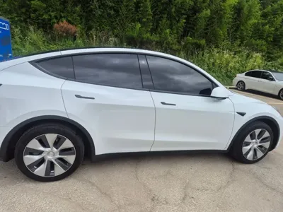Tesla Model Y 2022, 40585 км, за 42124.41 USD