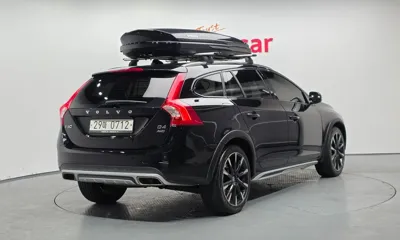 Volvo V60 2016, 71135 км, за 9981.5 USD
