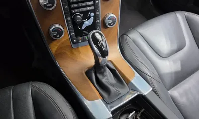 Volvo V60 2016, 71135 км, за 9981.5 USD - фото 9