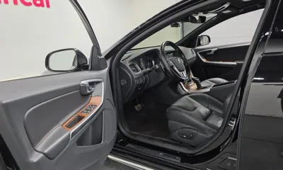 Volvo V60 2016, 71135 км, за 9981.5 USD - фото 10