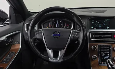 Volvo V60 2016, 71135 км, за 9981.5 USD - фото 13