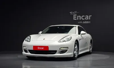 Porsche Panamera 2011, 90720 км, за 12800.32 USD